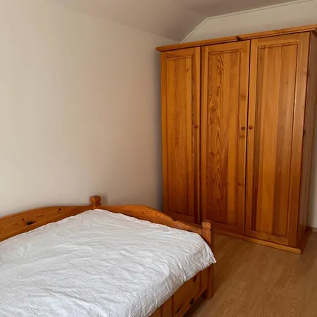 Apartma Pri Ernisi Apartment *