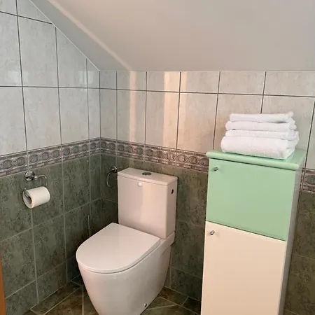 Apartma Pri Ernisi *