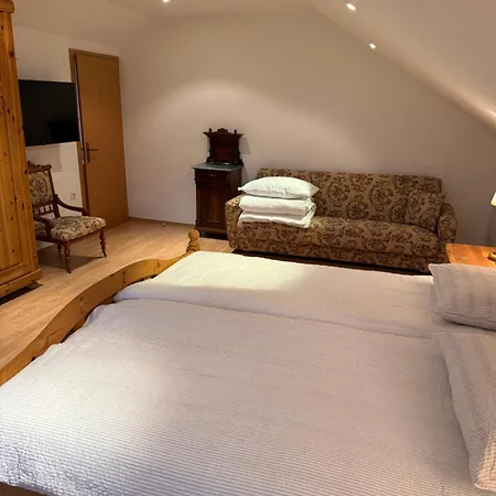 Apartma Pri Ernisi Apartment
