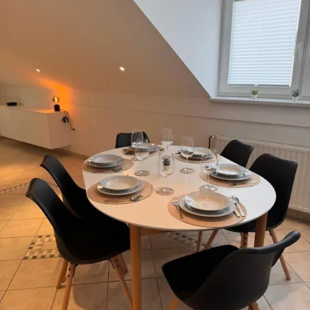 Apartma Pri Ernisi Apartment *