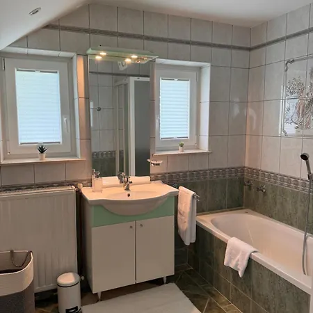 Apartma Pri Ernisi Fokovci