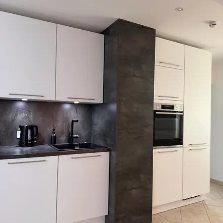 Apartma Pri Ernisi * Fokovci