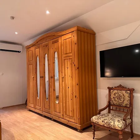 Apartma Pri Ernisi Fokovci